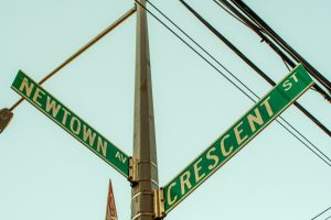 Cruce de Newtown con Crescent, para retratar el problema que tiene la ciudad con el tráfico.